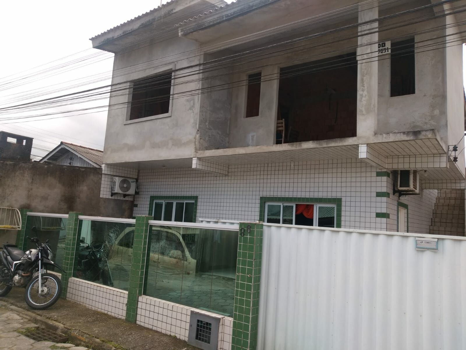 Sobrado à venda no bairro Praia João Rosa - Biguaçu/SC