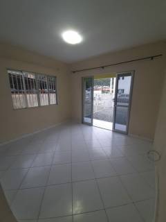 Casa à venda no bairro Alto São Bento - Itapema/SC