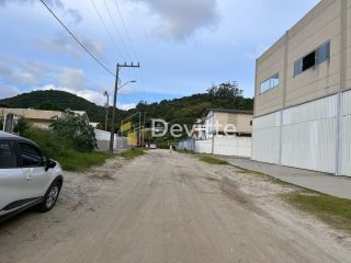 Casa à venda no bairro Zimbros em Bombinhas/SC