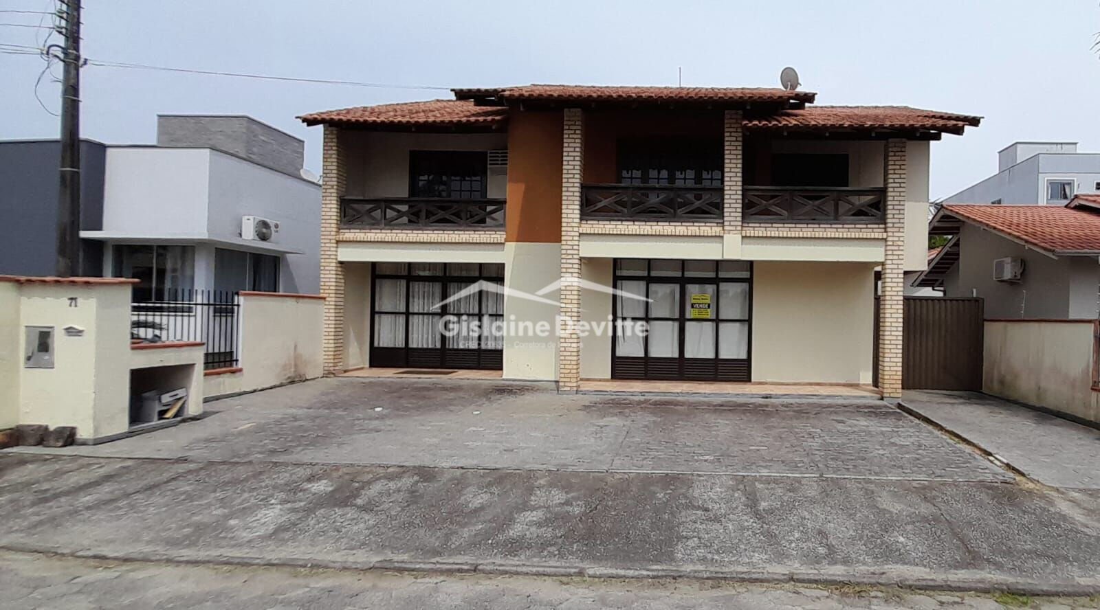 Casa  e sala comercial à venda no bairro Universitario - Tijucas/SC