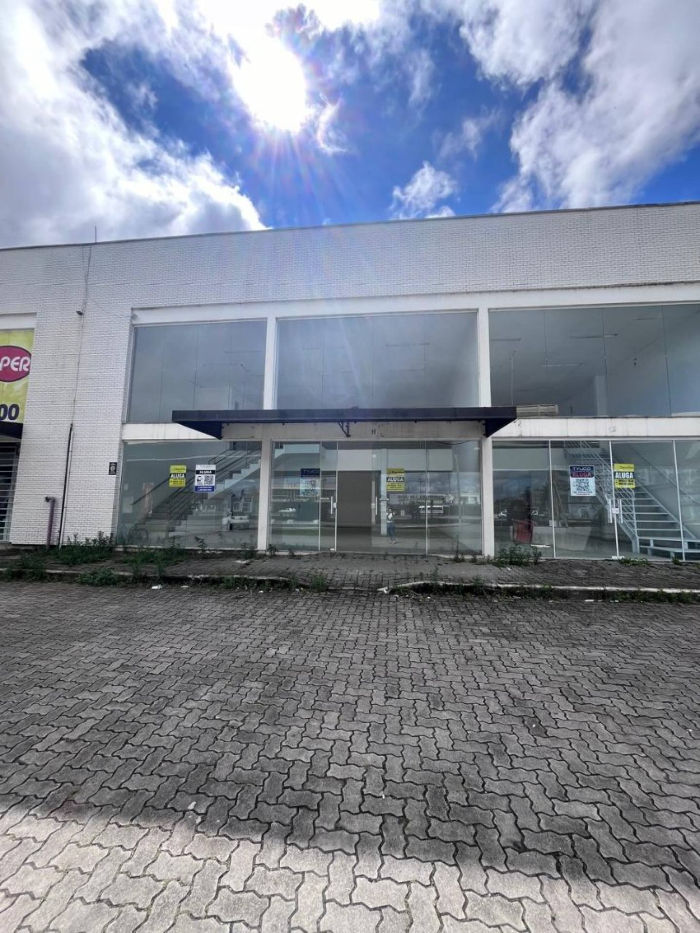 SALA COMERCIAL EM EXCELENTE LOCALIZAÇÃO