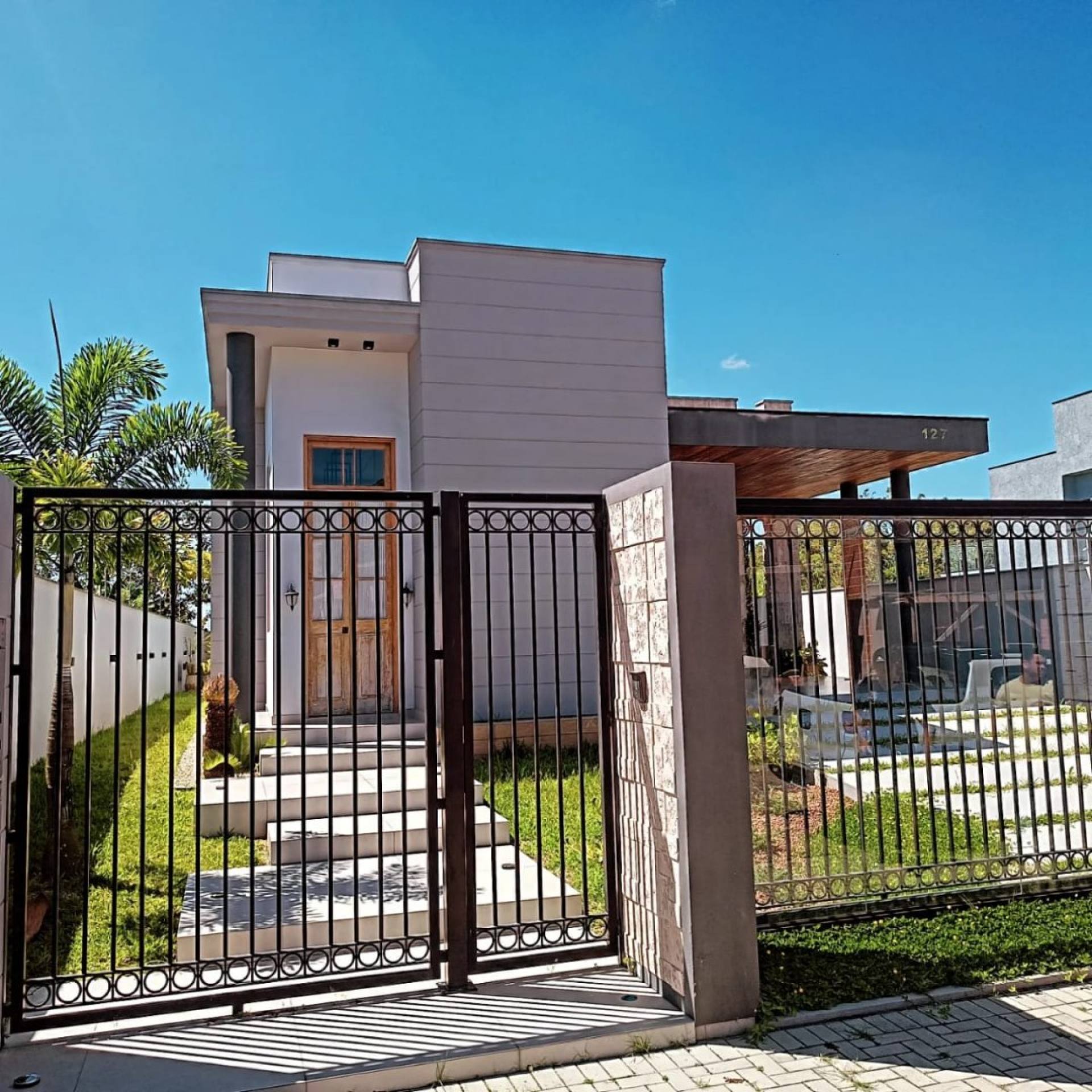 Casa Para Vender com 3 quartos 2 suítes no bairro Centro em Tijucas