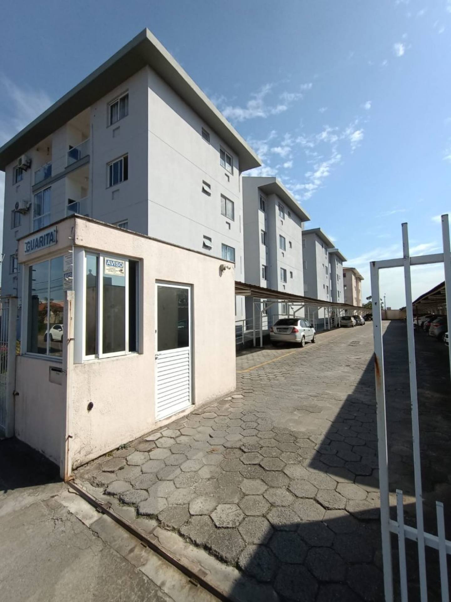 Apartamento para Venda com 2 quartos no bairro Praça em Tijucas