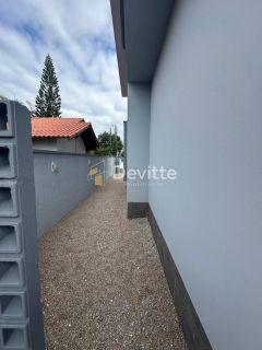 Linda casa para Venda 03 suítes no bairro Centro em Tijucas