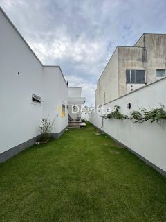 Casa Alto Padrão com 3 quartos e uma suíte com closet no Loteamento Mata Atlântica