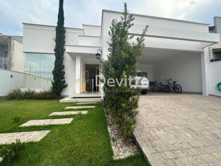 Casa Alto Padrão com 3 quartos e uma suíte com closet no Loteamento Mata Atlântica