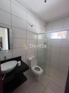 Casa em excelente localização com dois quartos e área de festas com piscina no Loteamento Mata Atlântica