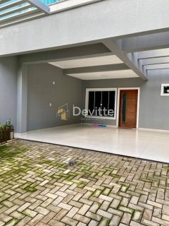 Sobrado à venda em Bombinhas/SC.