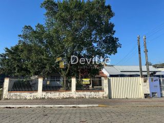Casa à venda em Zimbros - Bombinhas/SC.