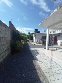 Casa Residencial + sala comercial  à Venda – 3 Suítes | Amplo Espaço | Duas Frentes