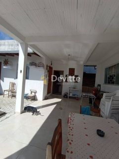 Casa Residencial + sala comercial  à Venda – 3 Suítes | Amplo Espaço | Duas Frentes