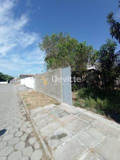 Casa Residencial + sala comercial  à Venda – 3 Suítes | Amplo Espaço | Duas Frentes