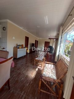 Casa Residencial + sala comercial  à Venda – 3 Suítes | Amplo Espaço | Duas Frentes