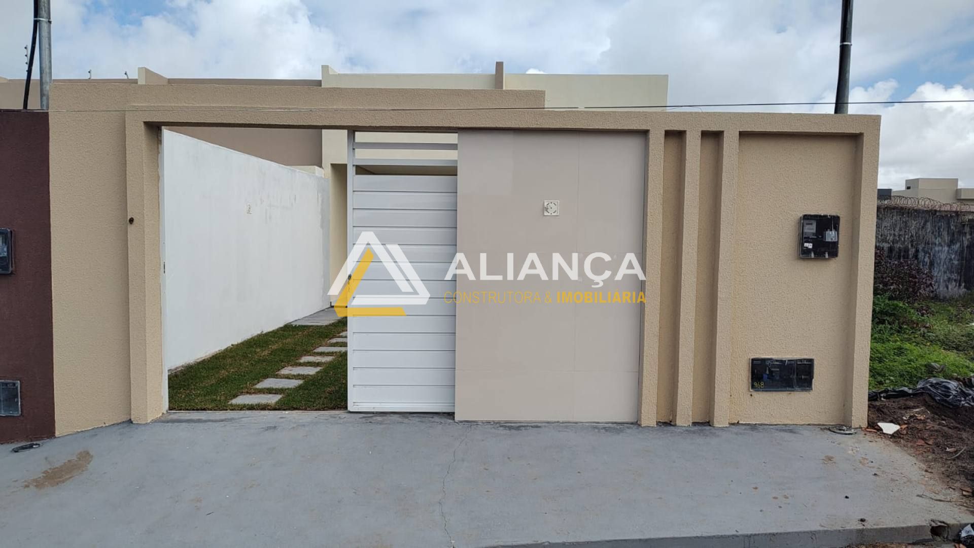 CASA À VENDA PROXIMO A PRAIA EM LOTEAMENTO EM BARRA DOS COQUEIROS!