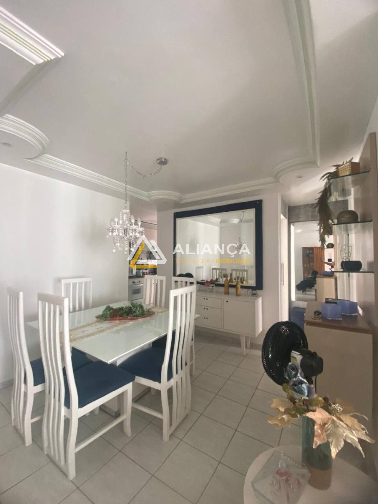 APARTAMENTO À VENDA COM 3 QUARTOS,SENDO 1 SUÍTE NO BAIRRO LUZIA EM ARACAJU/SE.