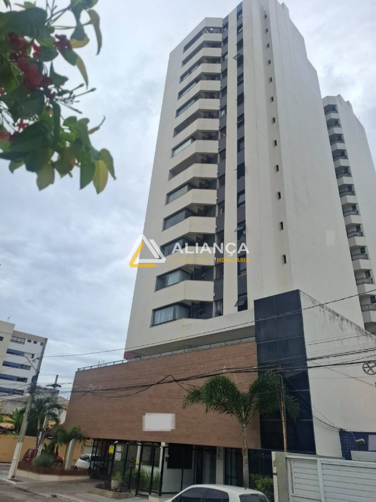 APARTAMENTO À VENDA COM 3 QUARTOS,SENDO2 SUÍTES NO BAIRRO ATALAIA EM ARACAJU/SE.