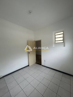CASA Á VENDA  COM 5 QUARTOS  1 SUÍTE, NO CENTRO EM ARACAJU/SE