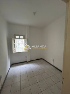 CASA Á VENDA  COM 5 QUARTOS  1 SUÍTE, NO CENTRO EM ARACAJU/SE