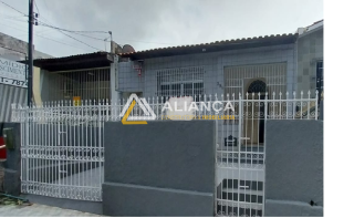CASA Á VENDA  COM 5 QUARTOS  1 SUÍTE, NO CENTRO EM ARACAJU/SE