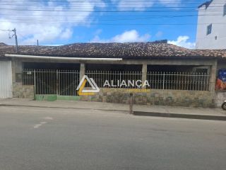 CASA Á VENDA COM 04 QUARTOS,SENDO 02 SUÍTES NA AVENIDA IRINEY NERY EM SÃO  CRISTOVÃO ARACAJU/SE.