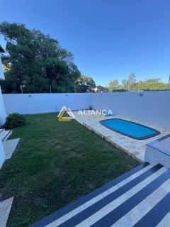 CASA À VENDA COM  5 QUARTOS,SENDO 3 SUÍTES NO BAIRRO FAROLÂNDIA EM ARACAJU SERGIPE