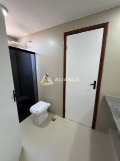 CASA À VENDA COM  5 QUARTOS,SENDO 3 SUÍTES NO BAIRRO FAROLÂNDIA EM ARACAJU SERGIPE