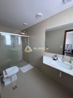 CASA À VENDA COM  5 QUARTOS,SENDO 3 SUÍTES NO BAIRRO FAROLÂNDIA EM ARACAJU SERGIPE