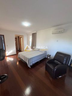 CASA À VENDA COM  5 QUARTOS,SENDO 3 SUÍTES NO BAIRRO FAROLÂNDIA EM ARACAJU SERGIPE