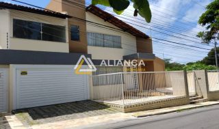 CASA À VENDA COM  5 QUARTOS,SENDO 3 SUÍTES NO BAIRRO FAROLÂNDIA EM ARACAJU SERGIPE