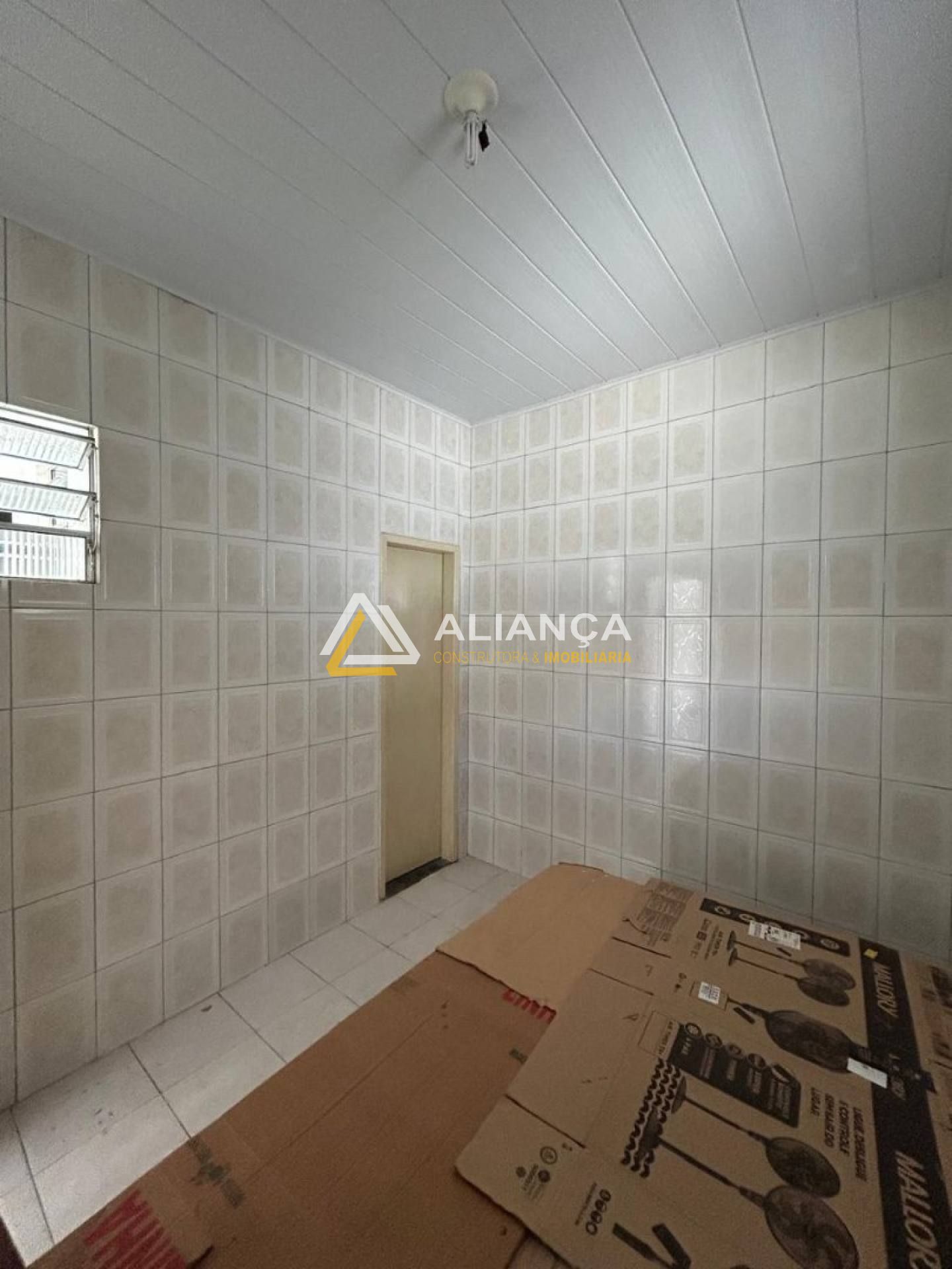 CASA À VENDA COM 3 QUARTOS,SENDO 3 SUÍTES NO BAIRRO AEROPORTO EM ARACAJU SERGIPE.