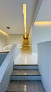 CASA Á VENDA COM  5 QUARTOS,SENDO 3 SUÍTES NO BAIRRO ATALAIA EM  ARACAJU SERGIPE