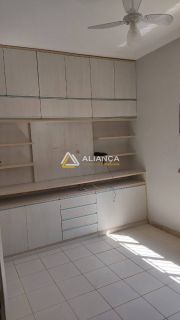 CASA Á VENDA COM 6 QUARTOS,SENDO 3 SUÍTES NO BAIRRO ATALAIA EM ARACAJU/SE.