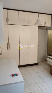 CASA Á VENDA COM 6 QUARTOS,SENDO 3 SUÍTES NO BAIRRO ATALAIA EM ARACAJU/SE.