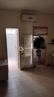 CASA Á VENDA COM 6 QUARTOS,SENDO 3 SUÍTES NO BAIRRO ATALAIA EM ARACAJU/SE.