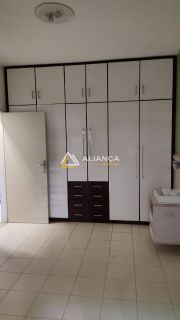 CASA Á VENDA COM 6 QUARTOS,SENDO 3 SUÍTES NO BAIRRO ATALAIA EM ARACAJU/SE.