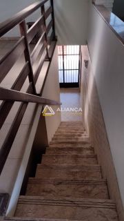 CASA Á VENDA COM 6 QUARTOS,SENDO 3 SUÍTES NO BAIRRO ATALAIA EM ARACAJU/SE.