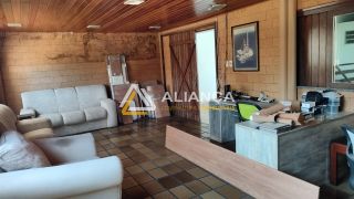 CASA Á VENDA COM 6 QUARTOS,SENDO 3 SUÍTES NO BAIRRO ATALAIA EM ARACAJU/SE.