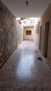 CASA Á VENDA COM 6 QUARTOS,SENDO 3 SUÍTES NO BAIRRO ATALAIA EM ARACAJU/SE.