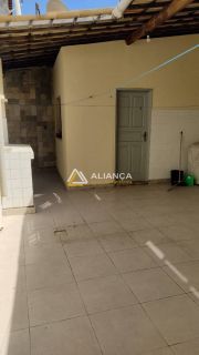 CASA Á VENDA COM 6 QUARTOS,SENDO 3 SUÍTES NO BAIRRO ATALAIA EM ARACAJU/SE.