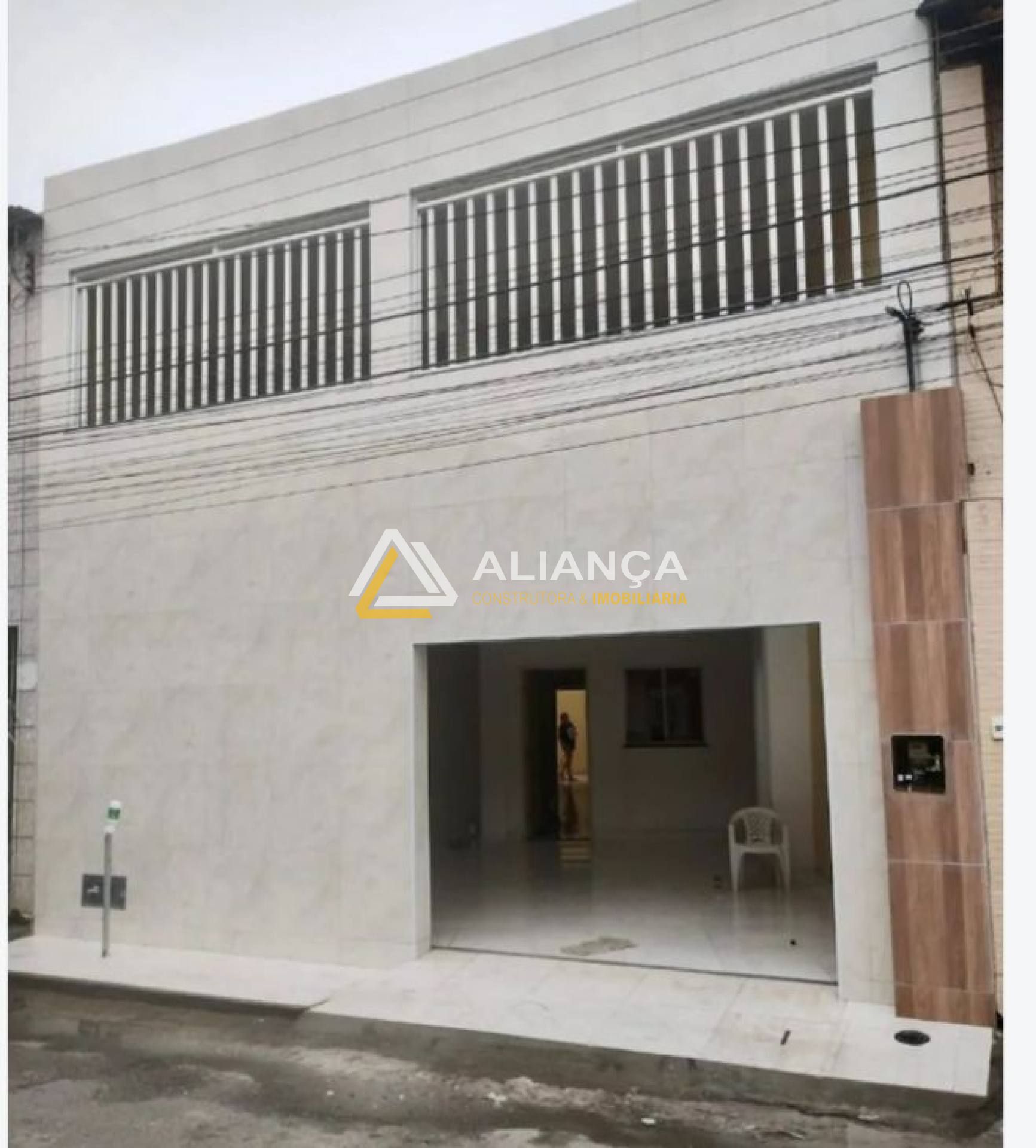 Casa á venda com 5 quartos 3 suítes no bairro Luzia em Aracaju /SE