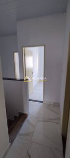 CASA À VENDA  COM  5 QUARTOS,SENDO 3 SUÍTES NO BAIRRO LUZIA EM ARACAJU SERGIPE.