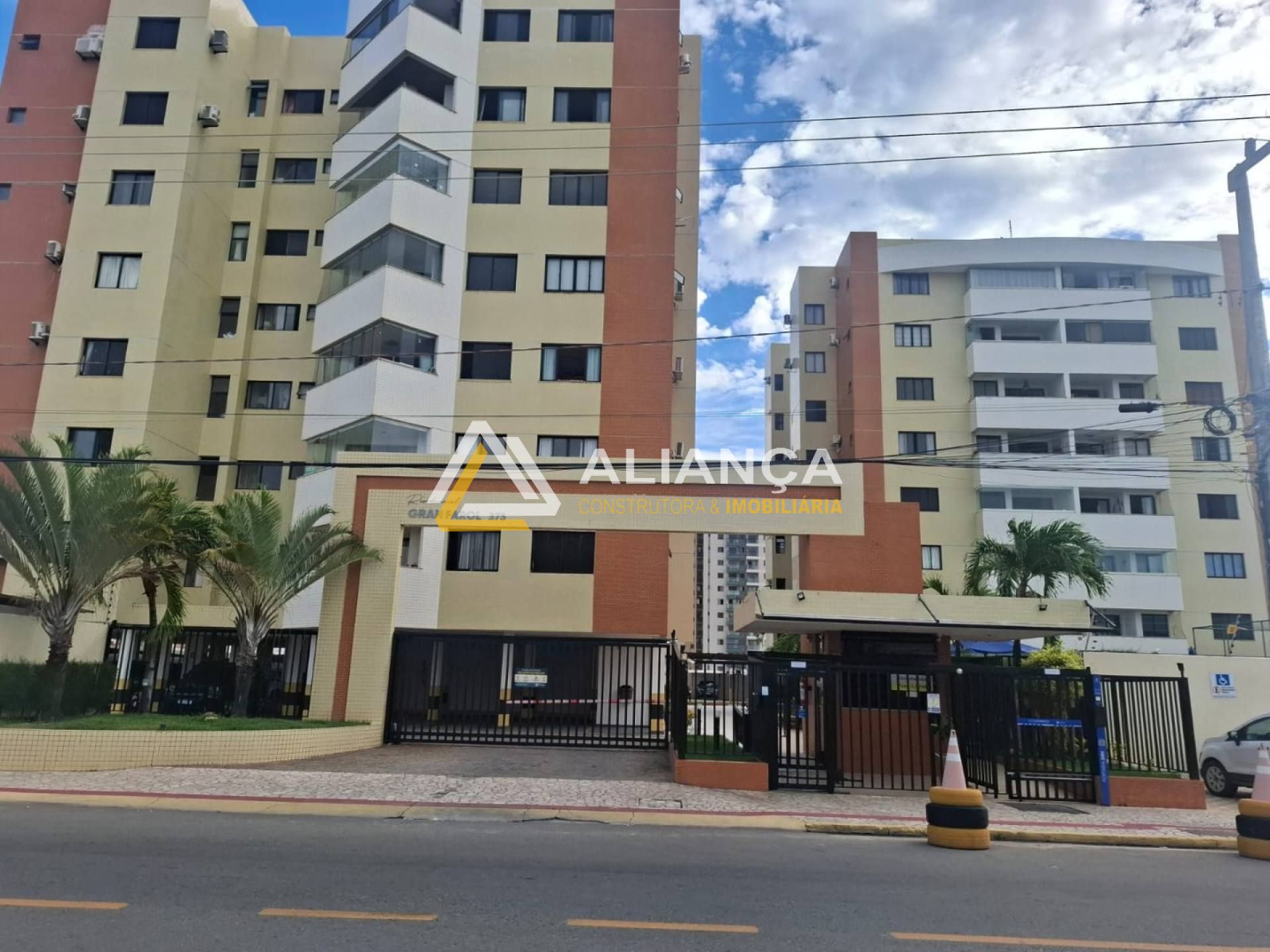 APARTAMENTO Á VENDA NO CONDOMÍNIO GRAND FAROL COM 2 QUARTOS,SENDO 1 SUÍTE NO BAIRRO COROA DO MEIO EM ARACAJU SERGIPE.