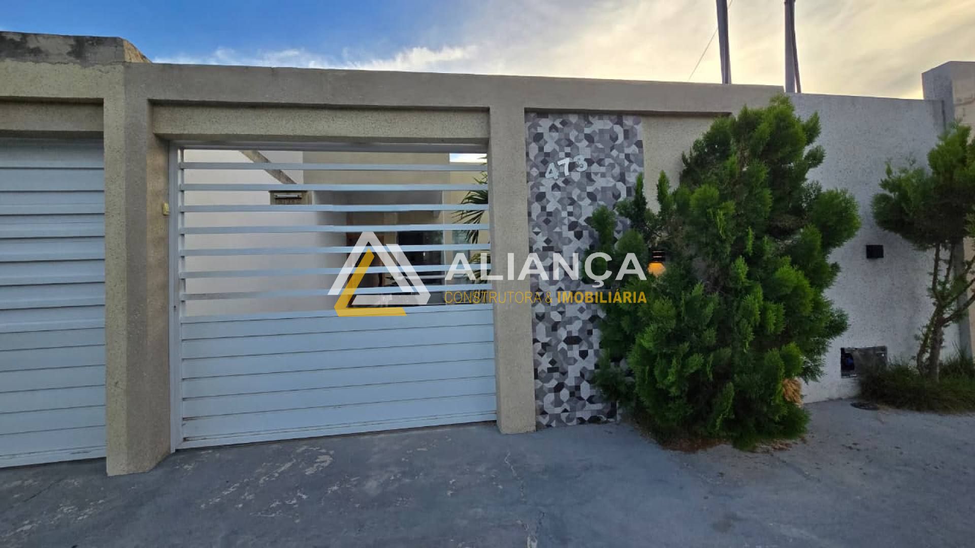 CASA À VENDA  COM  2 QUARTOS,SENDO 1 SUÍTE NO BAIRRO  OLHOS D' ÁGUA EM BARRA DOS COQUEIROS SERGIPE.