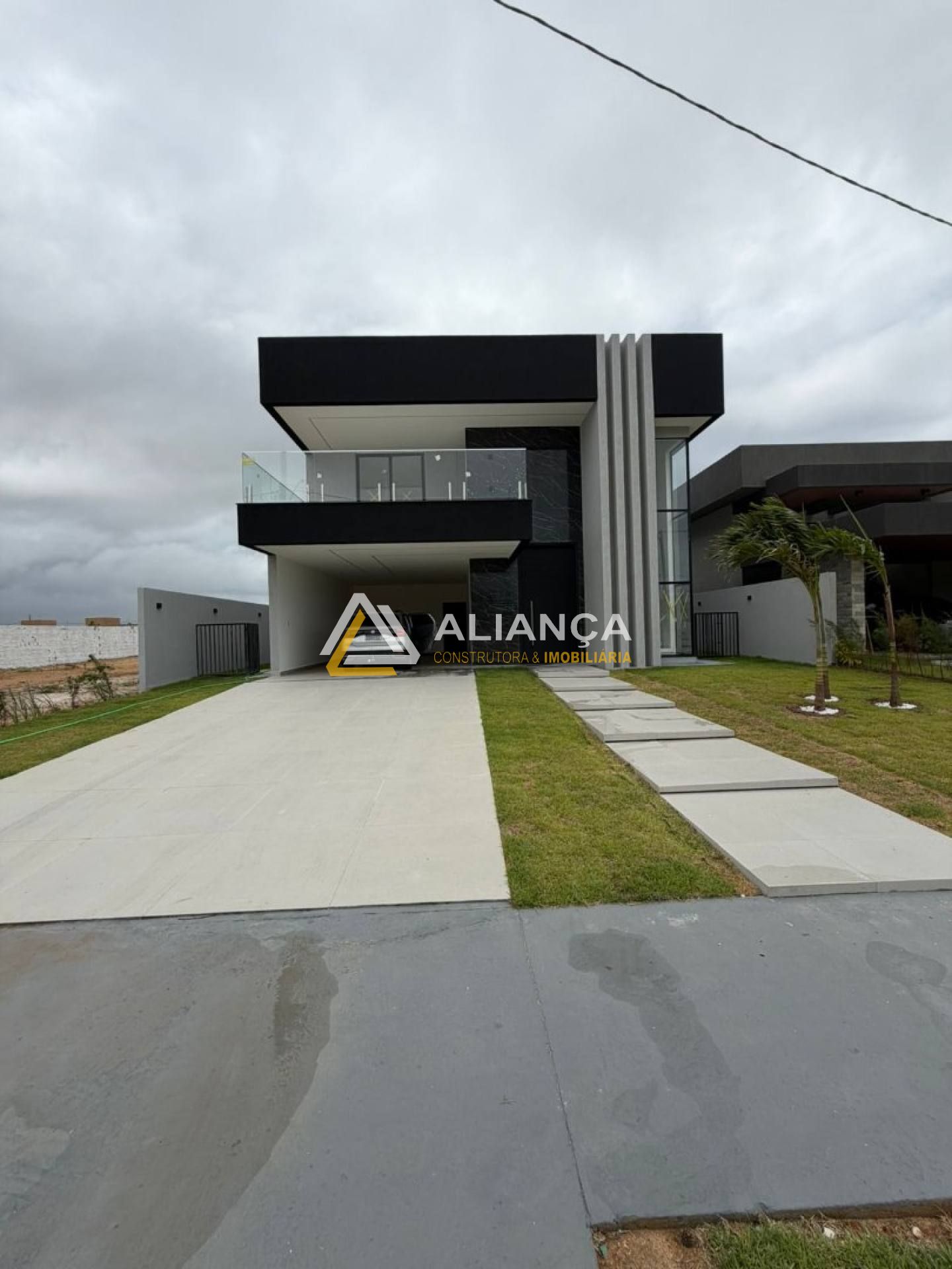 CASA À VENDA COM 5 QUARTOS E 3 SUÍTES NA BARRA DOS COQUEIROS/SE