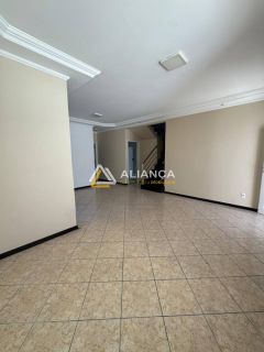 CASA DUPLEX À VENDA NO BAIRRO ORLANDO DANTAS EM ARACAJU SERGIPE.