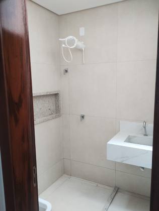 CASA À VENDA COM 03 QUARTOS,SENDO 01 SUÍTE NO CONDOMÍNIO MALUÍ RESIDENCE NA BARRA DOS COQUEIROS SERGIPE.