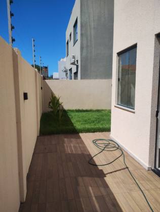 CASA À VENDA COM 03 QUARTOS,SENDO 01 SUÍTE NO CONDOMÍNIO MALUÍ RESIDENCE NA BARRA DOS COQUEIROS SERGIPE.