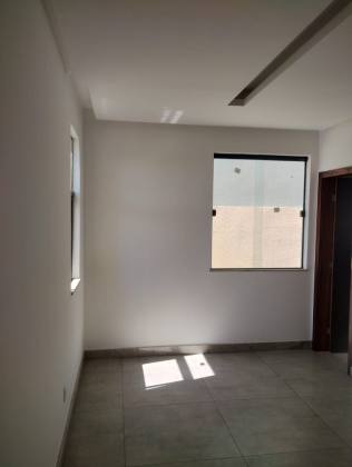 CASA À VENDA COM 03 QUARTOS,SENDO 01 SUÍTE NO CONDOMÍNIO MALUÍ RESIDENCE NA BARRA DOS COQUEIROS SERGIPE.