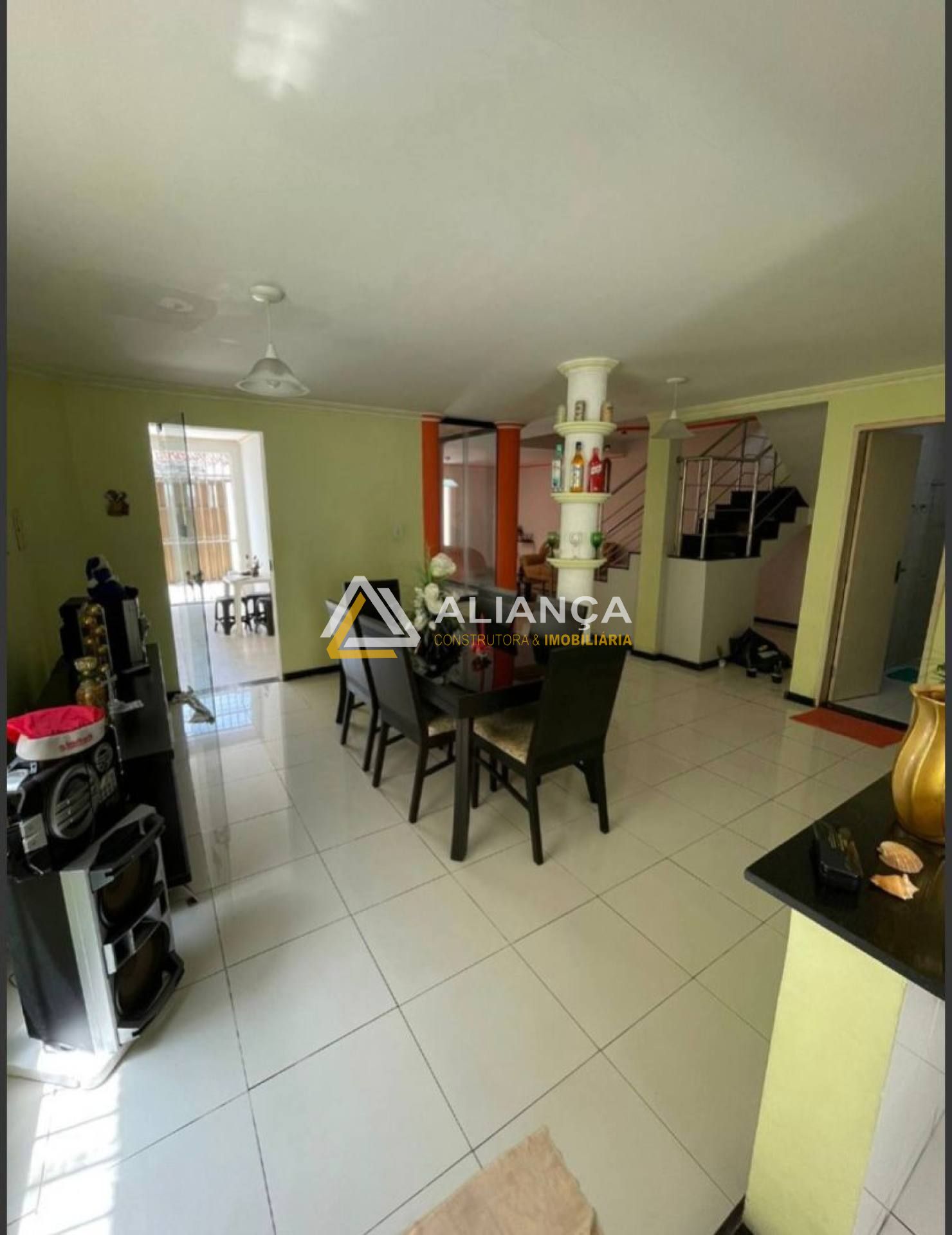 CASA À VENDA  NO BAIRRO ORLANDO DANTAS EM ARACAJU SERGIPE.