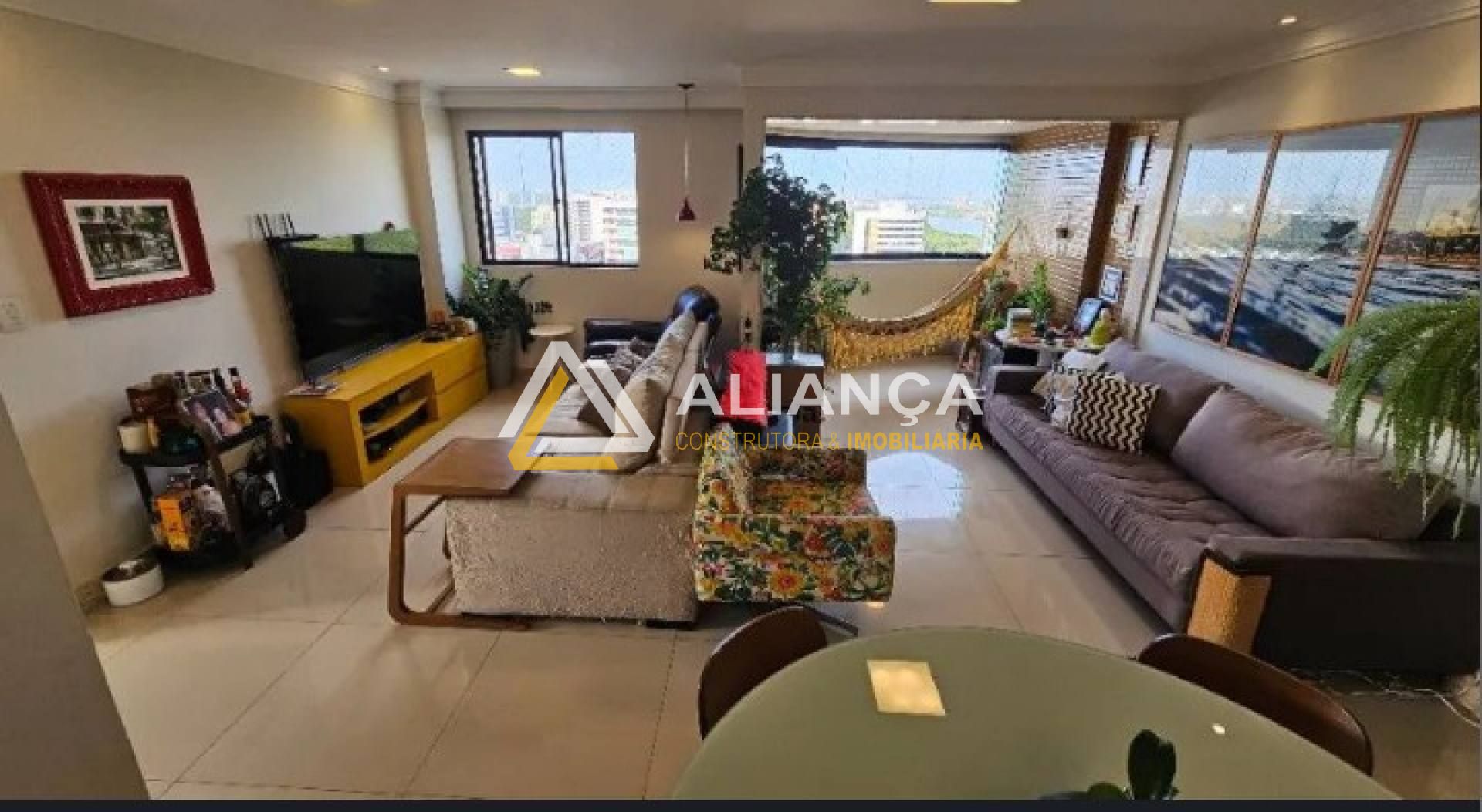 APARTAMENTO À VENDA  NO CONDOMÍNIO JOUBERTO UCHÔA  NA  FAROLÂNDIA ARACAJU SERGIPE.